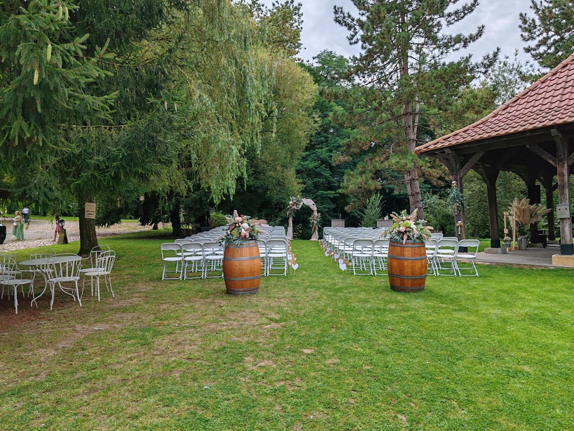 Logis-Hotel-Restaurant La Gentilhommiere Artres Экстерьер фото