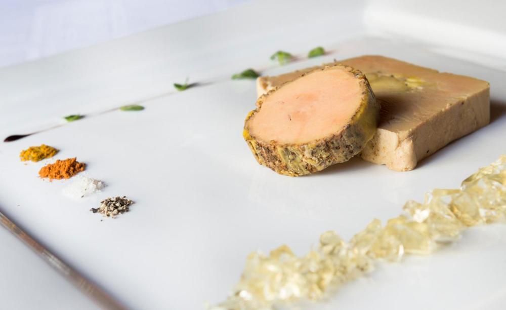 Logis-Hotel-Restaurant La Gentilhommiere Artres Экстерьер фото