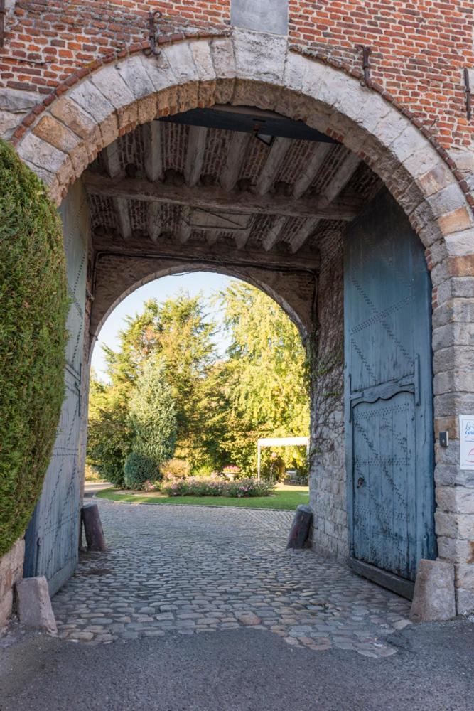 Logis-Hotel-Restaurant La Gentilhommiere Artres Экстерьер фото